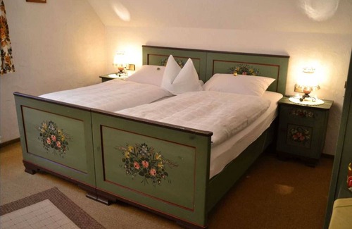 Schoenmuenzach Bed & Breakfast | Single Room 1 - Adieu Everyday life: Pension Oesterle in the Black Forest
