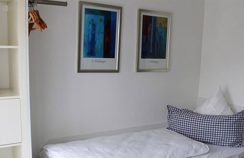 Hunerbach House | Single Room, Shower, Toilet - Hotel-Restaurant Hüllen