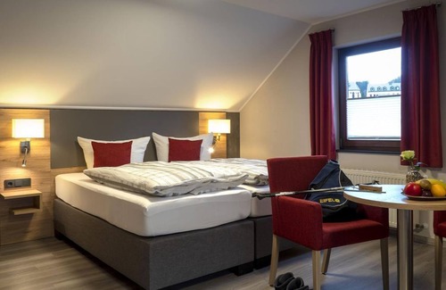 Irrhausen Bed & Breakfast | Single room shower/toilet - Restaurant-Pension Im Pfenn