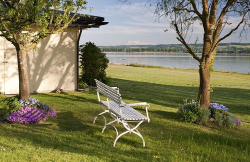 Allensbach Apartment | Single room with en-suite bathroom/WC Category D