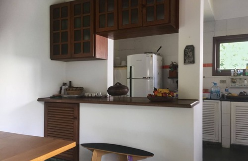 Juquehy House | Single Storey House with Large Garden and Pool - 4 Bedrooms wifi, air conditioning