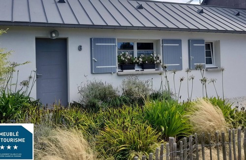 Lancieux House | Single-storey house with enclosed courtyard