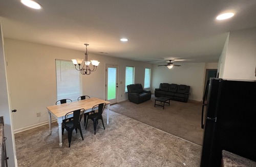 Calera House | Single-story Four-bedroom House