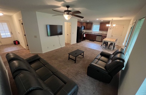 Calera House | Single-story Four-bedroom House