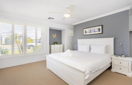 Golden Bay House | Singleton Impressions - EXECUTIVE ESCAPES