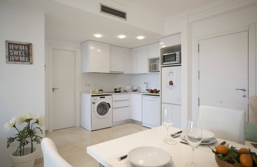 Penya-roja Apartment | Singular Stays Alameda II