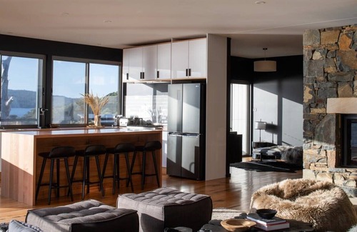 White Beach House | Siren Tasmania Summar