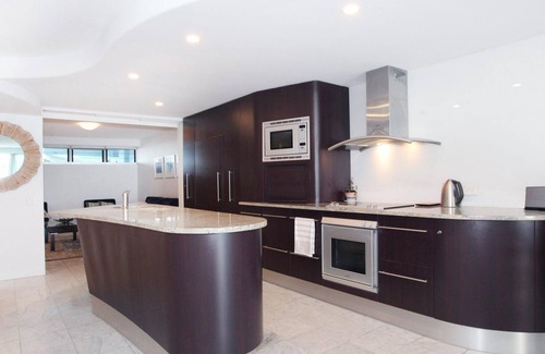 Mooloolaba Apartment | Sirocco 202 by G1 Holidays - Two Bedroom Beachfront Apartment in Sirocco Resort