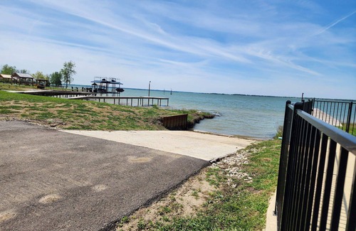 Kerens RV Rental | Site 73 @ Peninsula Point