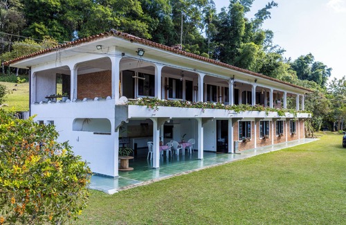 Ibiuna House | Sitio Natureza piscina e churrasqueira