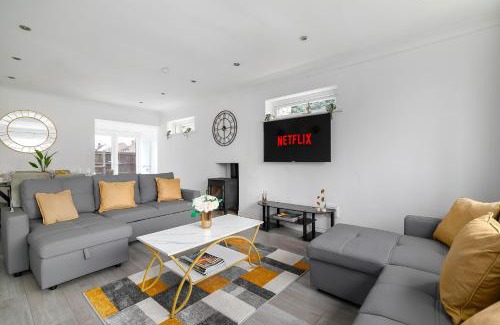 Sittingbourne Apartment | Sittingbourne Lodge, free car park - 4 Cars