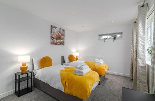 Sittingbourne Apartment | Sittingbourne Lodge, free car park - 4 Cars
