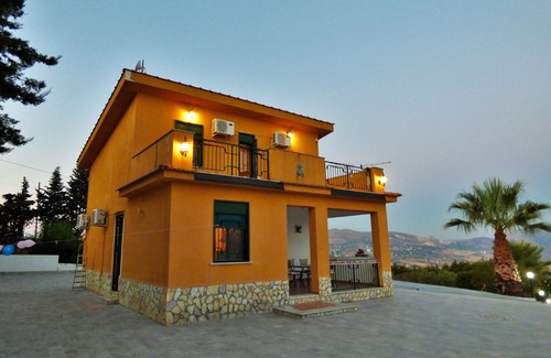 Bolognetta Villa | Situated in a quiet Sicilian village with stunning views of the Mediterranean.