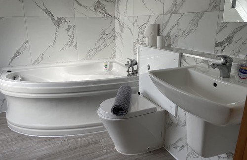 Enfield Hotel | Six Bells Hotels