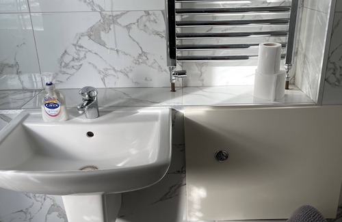 Enfield Hotel | Six Bells Hotels