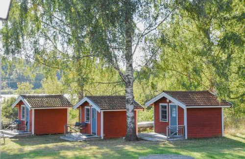 Flen Municipality Hostel | Sjönära boende med tennis- och fotbollsplan