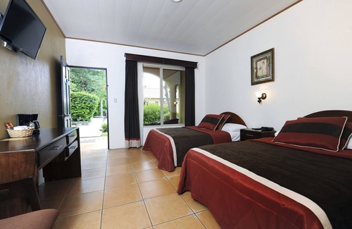 El Coyol Hotel | SJO Airport - Family Oasis