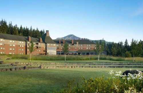 Stevenson House | Skamania Lodge! Free Parking, Onsite Pool, Hot Tub, Spa, Golf