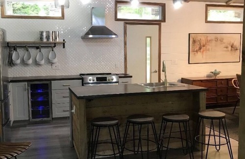 Moravia Cabin | Skaneateles direct lakefront 3 bedroom cabin with 1 bedroom guest cabin