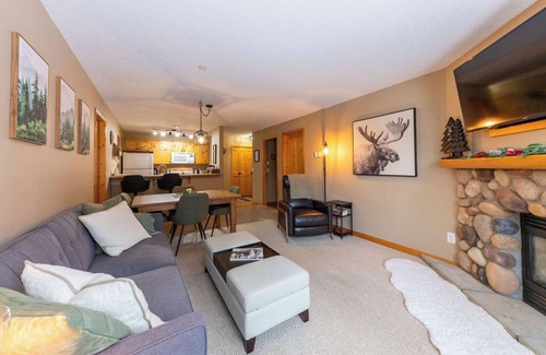 Sun Peaks Condo | Ski-In 2BR w/Private Hot Tub Walk to Village Cozy & Spacious Retreat