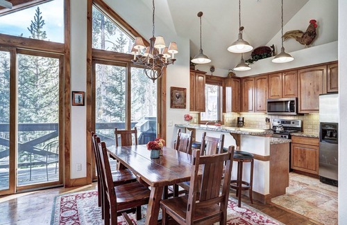 Four O'Clock House | Ski-in 3BR Saddlewood townhome at Snowflake Lift w/hot tub and mtn views