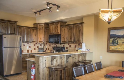 East Kootenay Condo | Ski In/Out! Gorgeous Loft Condo with Mountain Views, Sleeps 10
