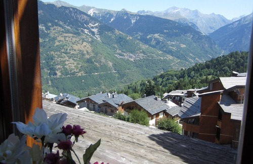 La Perriere Apartment | Ski In & Out Large Duplex South Facing Apartment with Sauna & Free Fibre WiFi