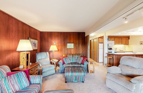 Purgatory Condo | Ski-in/out Purgatory condo with lake & mountain-view balcony, fireplace