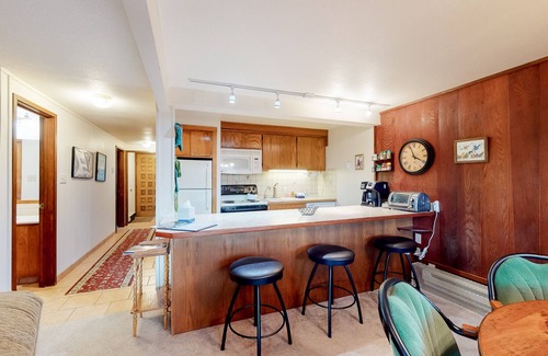 Purgatory Condo | Ski-in/out Purgatory condo with lake & mountain-view balcony, fireplace