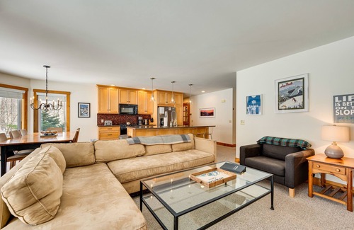 North Troy Condo | Ski-In Resort Family Condo w/Deck at Jay Peak!