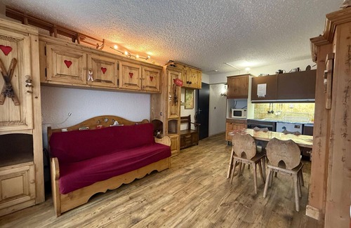 Correncon-en-Vercors Apartment | Ski-In/Ski-Out Studio with Balcony at Corrençon-en-Vercors - Near Golf & Hiking