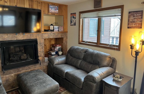 Wakefield Condo | Ski in/Ski out 1/B 1/B Condo!