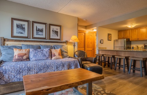 Peak 9 Apartment | Ski In/Ski Out, Amazing Location in Town!