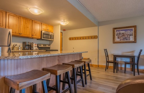 Peak 9 Apartment | Ski In/Ski Out, Amazing Location in Town!