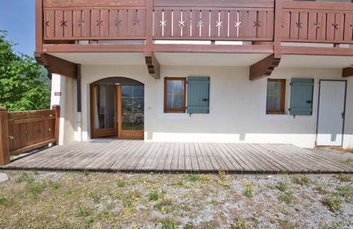Flumet Apartment | Ski-in/Ski-out Apartment with Large Terrace and Parking