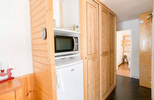 Val Claret Apartment | "Ski-In/Ski-Out Apartment · Renovated · Balcony · WiFi · Pet Friendly"