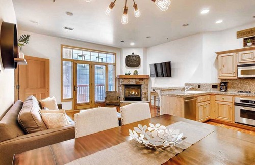 Downtown Park City Condo | Ski-in/Ski-out Condo next to the Town Lift