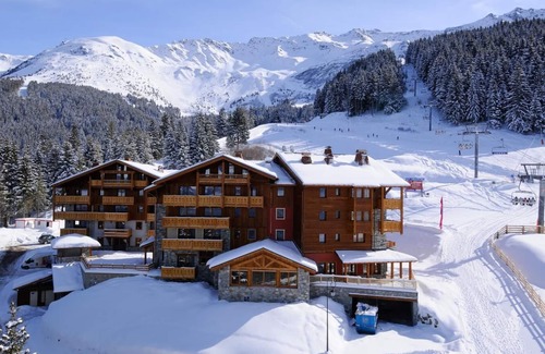 Prapoutel Apartment | Ski-in/ski-out & foot of the slopes, terrace, balcony, parking, ski locker, 60m², Les 7 Laux