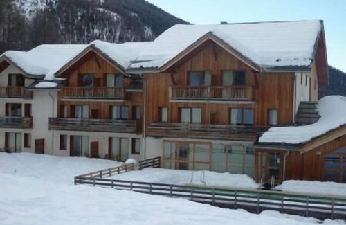 Les Orres Apartment | Ski-in/ski-out & foot of the slopes, 1st floor, view ski slopes, fitness, swimming pool, sauna
