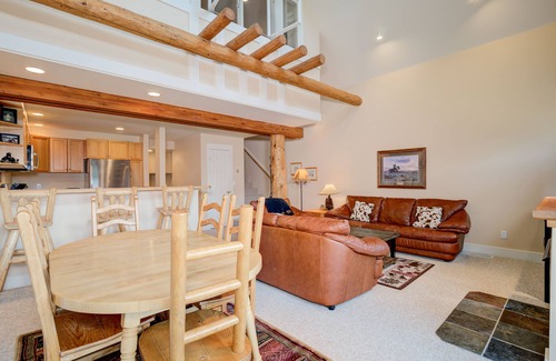 Saddle Ridge House | Ski-in/ski-out Moonlight Basin home w/private hot tub - Saddle Ridge - Iron Horse Haven Chalet