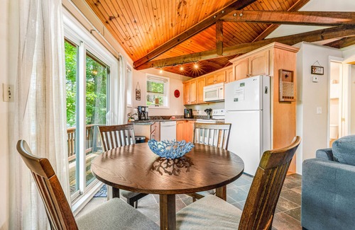 Sugar Mountain House | Ski-in/ski-out roundhouse with ski slope access and streaming services