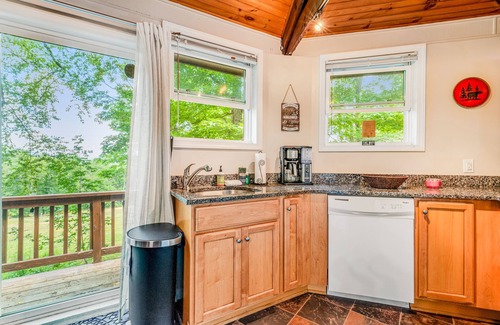 Sugar Mountain House | Ski-in/ski-out roundhouse with ski slope access and streaming services