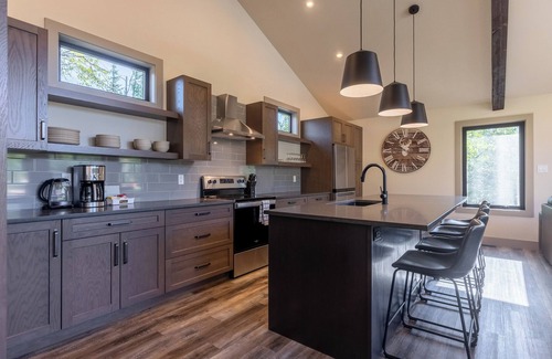 East Kootenay House | Ski In to your Private Hot Tub. Foosball Table.