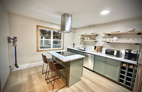 Pittsfield House | Ski/MTB (Sleeps 20) Home near Killington/Woodstock