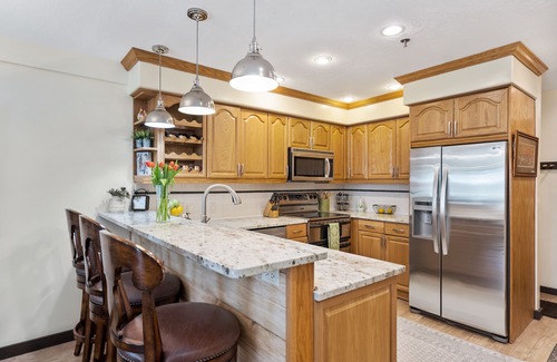 Downtown Park City Condo | SKI N SKI OUT. 5 Min Walk to Historic Main St. Hike, Bike, right out the door
