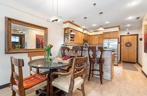 Downtown Park City Condo | SKI N SKI OUT. 5 Min Walk to Historic Main St. Hike, Bike, right out the door