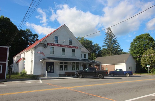 Bellows Falls House | Ski, Snowboard, Hike, or just Relax at our Spacious Home for Family and Friends!