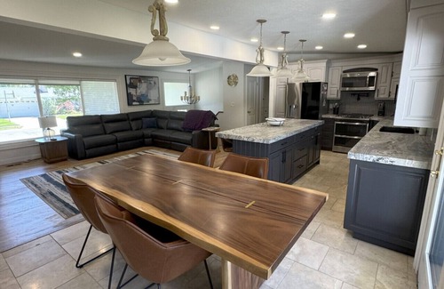 Holladay House | Skiing, Stocked Kitchen, 80" TV, Backyard, W/D