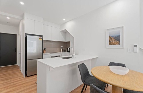 Arthur's Point House | Skippers Rest | Townhouse