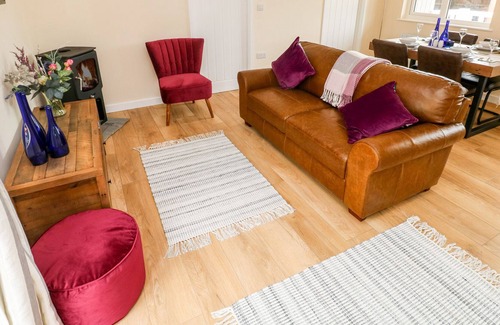 Jameston Cottage | SKOMER LODGE (BIER WOOD LODGES), pet friendly in Manorbier